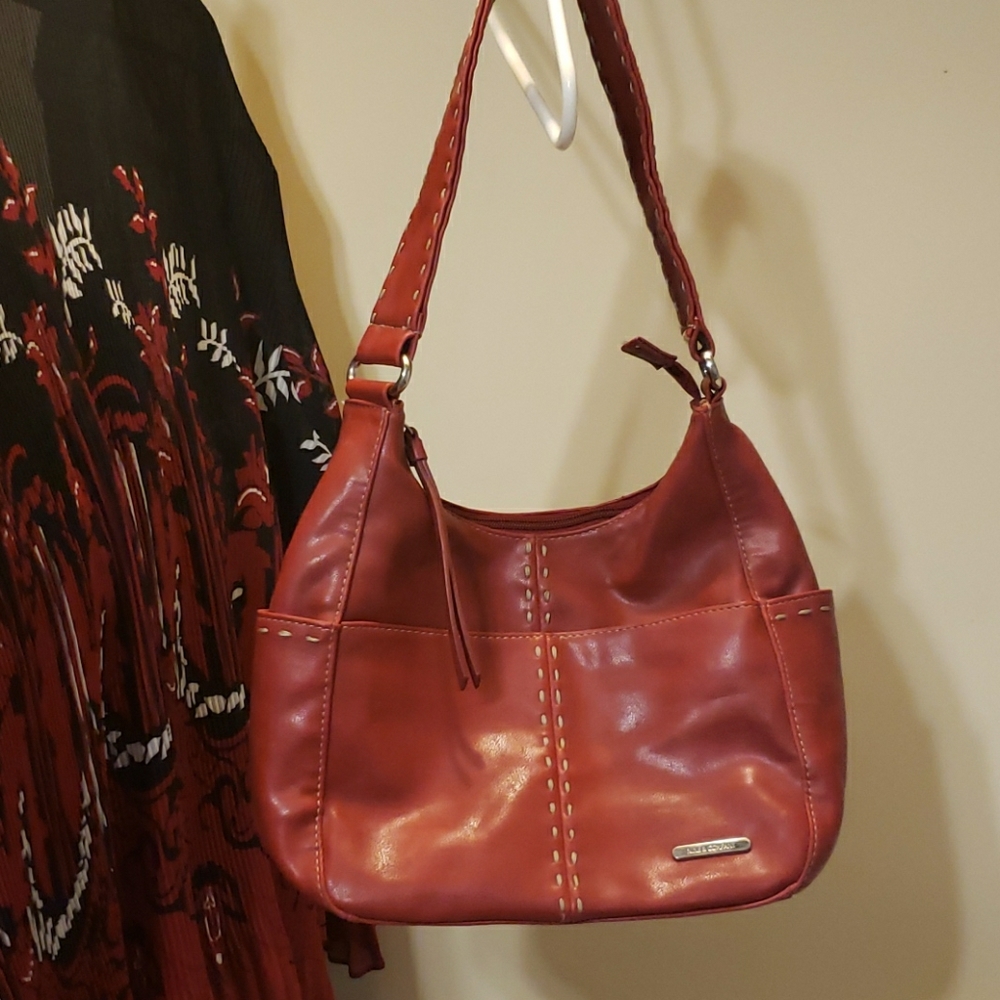 A like-new Nine & company shoulder bag.